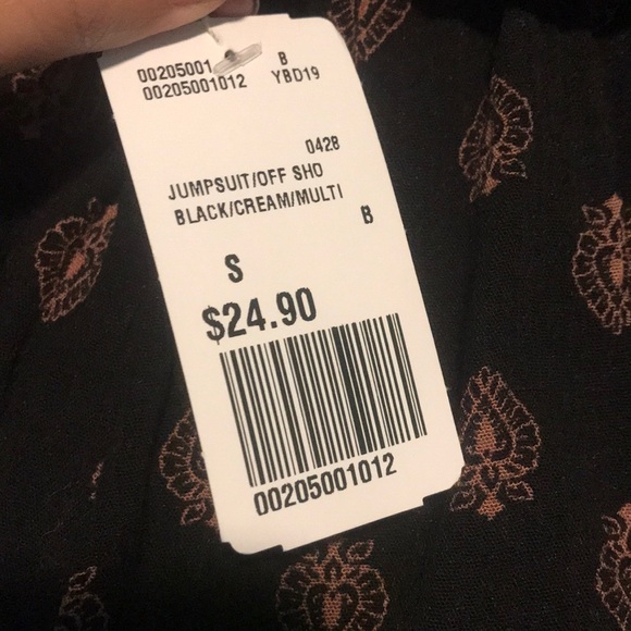 🌟 Forever 21 Off Shoulder Romper - Picture 6 of 6